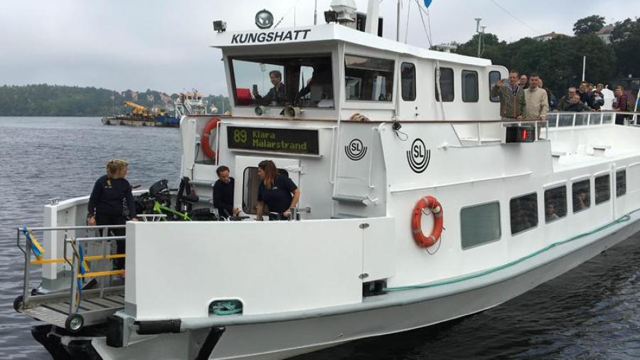 Pendlarbåten Ekerö-Stadshuset stannar vid Ekensbergs brygga